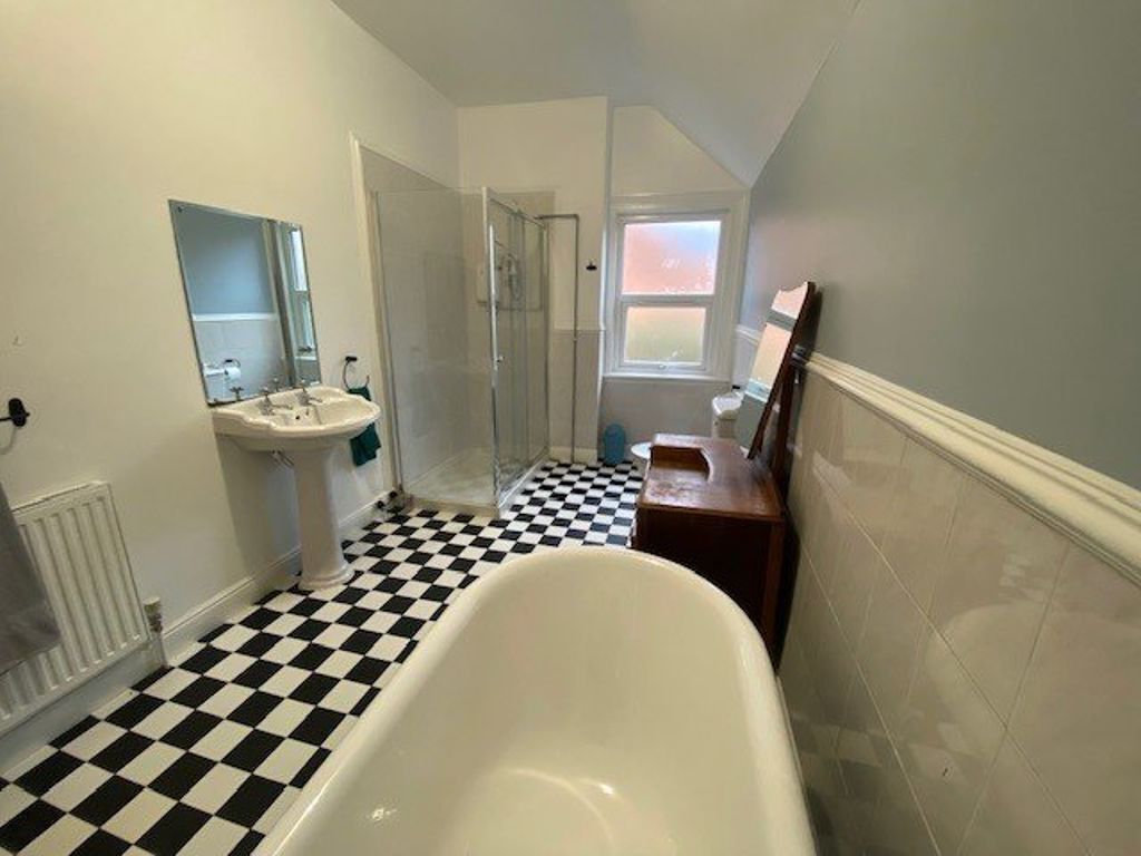 2 bedroom property to let in Alcester Road, Moseley, B13 8EY £1,100 pcm