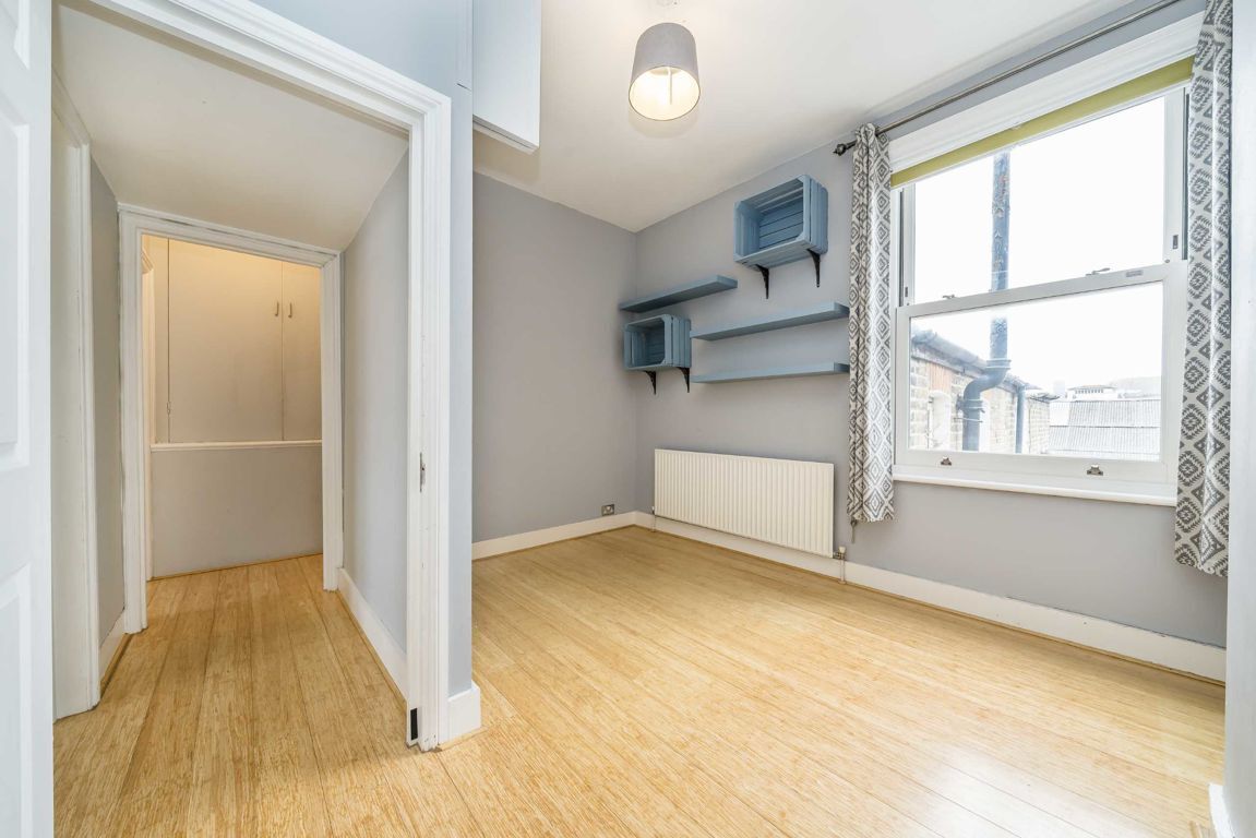 Jacksons 3 bedroom property for sale in Totterdown Street, Tooting