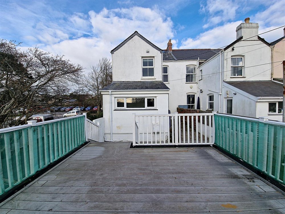 Stags 3 bedroom property to let in Bodmin Road, Truro