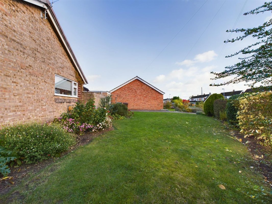 3 bedroom property for sale in Middlemarch Road, Toftwood, Dereham