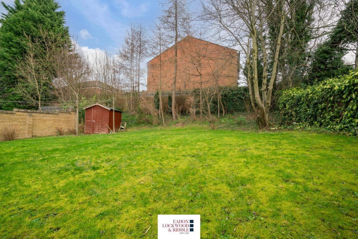 6 bedroom property for sale in Beeden Close, Thrybergh, Rotherham
