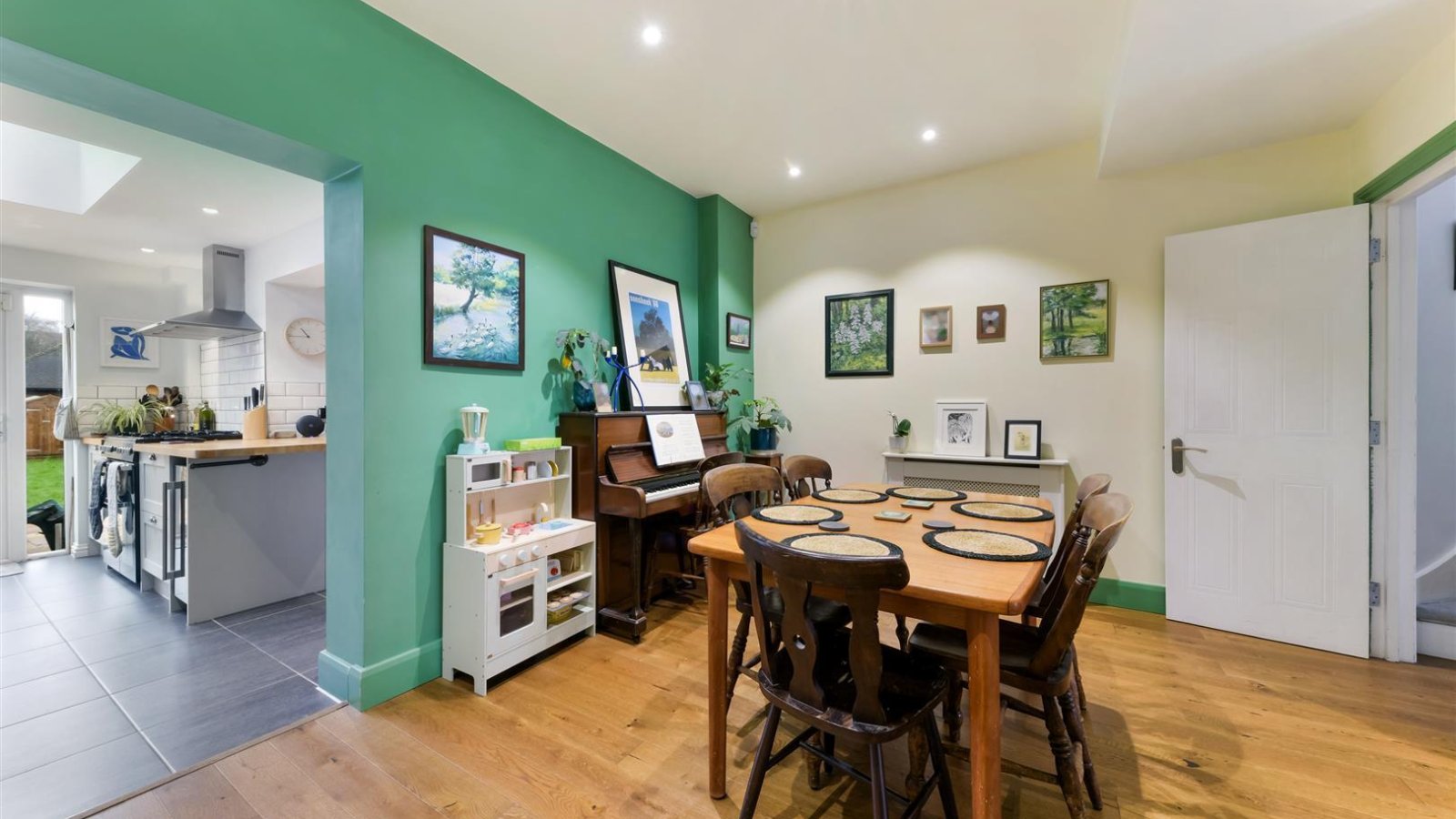 3 bedroom property for sale in Albury Road, Merstham £525,000