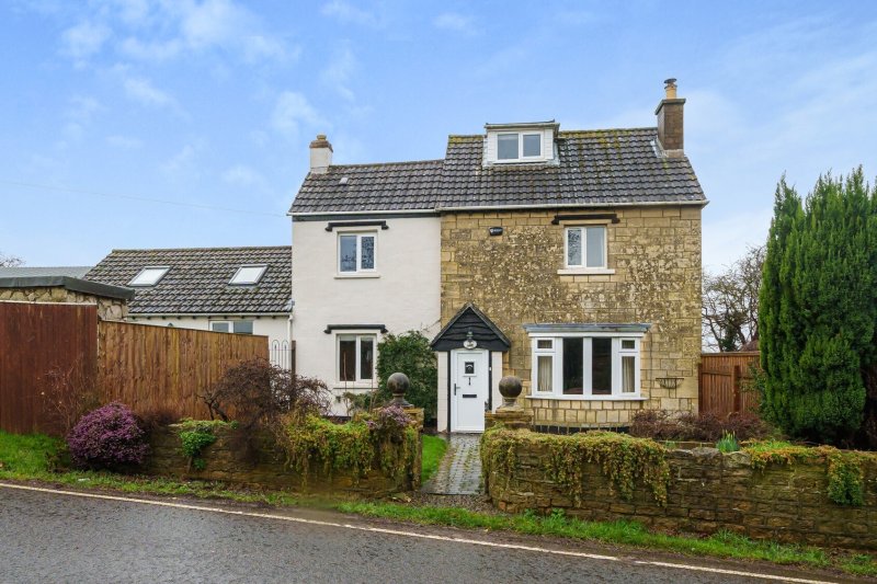 4 bedroom property for sale in Upton Hill, Upton St. Leonards