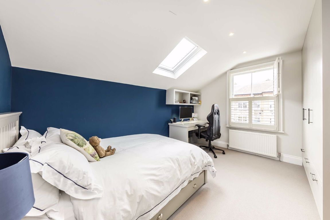 Jacksons 5 bedroom property for sale in Shandon Road, Clapham £