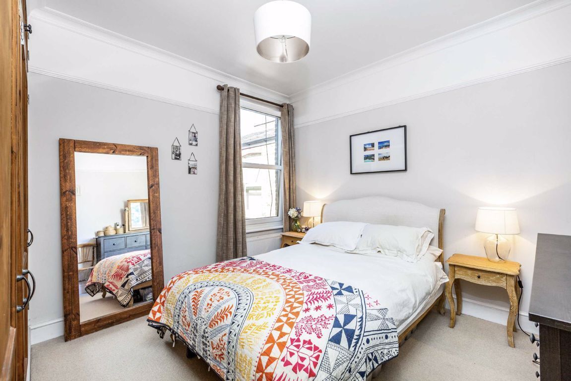 Jacksons 2 bedroom property for sale in Trevelyan Road, Tooting £