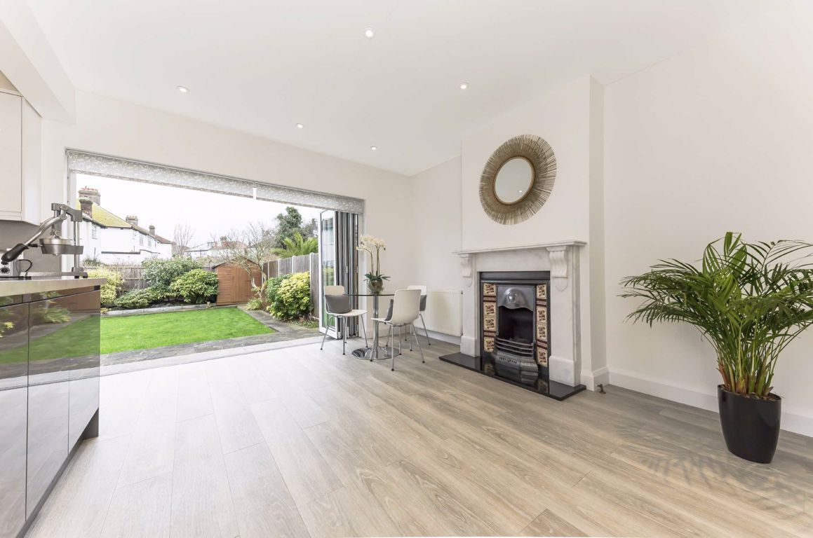 Jacksons 3 bedroom property for sale in Gibsons Hill, Streatham £