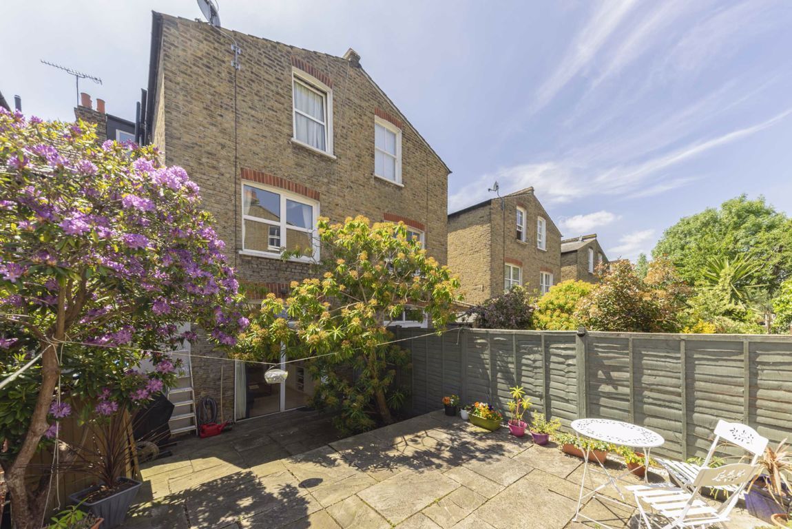 Jacksons 2 bedroom property for sale in Kingscourt Road, Streatham