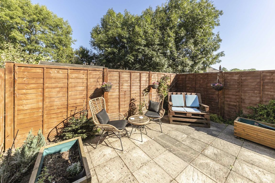 Jacksons 2 bedroom property for sale in Leigham Vale, Streatham £