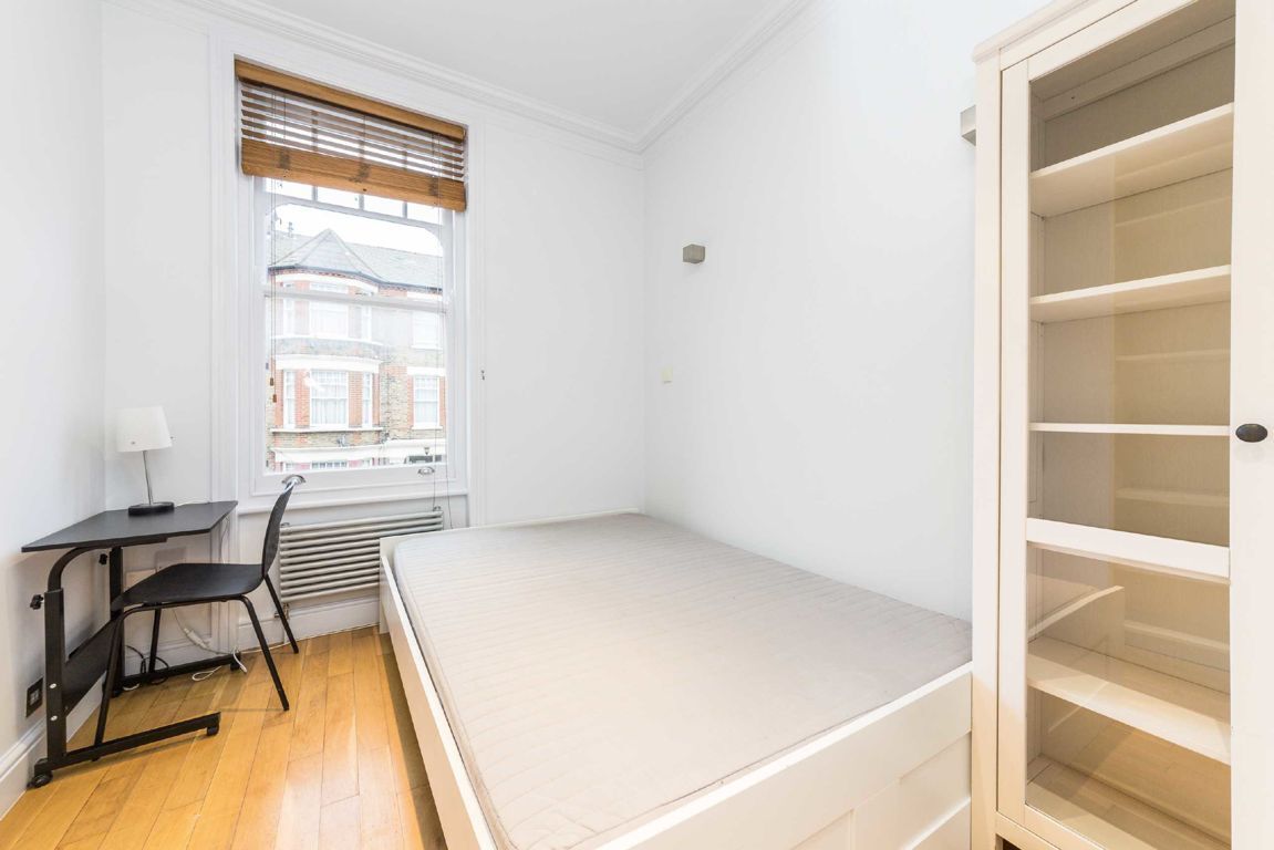 Jacksons 2 bedroom property for sale in Edgeley Road, Clapham £575,000