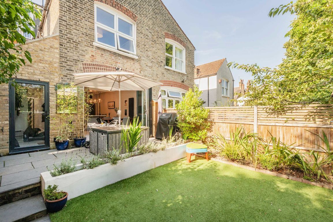 Jacksons 5 bedroom property for sale in Hill House Road, Streatham