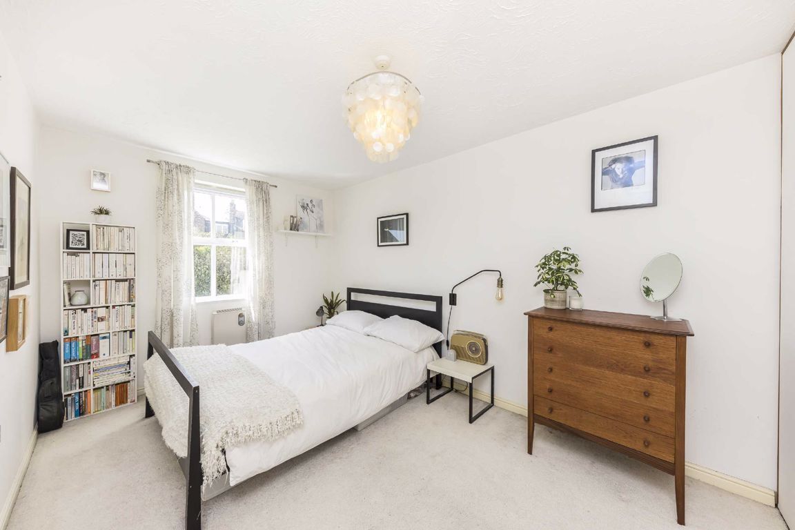 Jacksons 2 bedroom property for sale in Belvedere Place, Brixton £