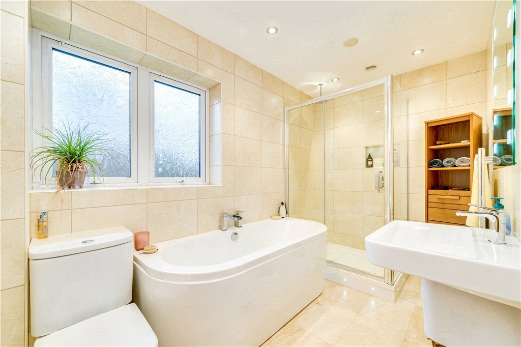 3 bedroom property for sale in Hoyle Court Avenue, Baildon, BD17