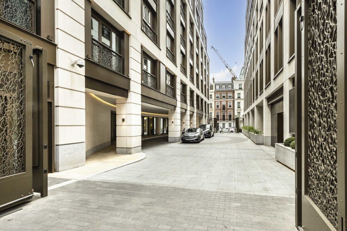 3 bedroom property to let in Ashburton Place, Mayfair £14,000 pw