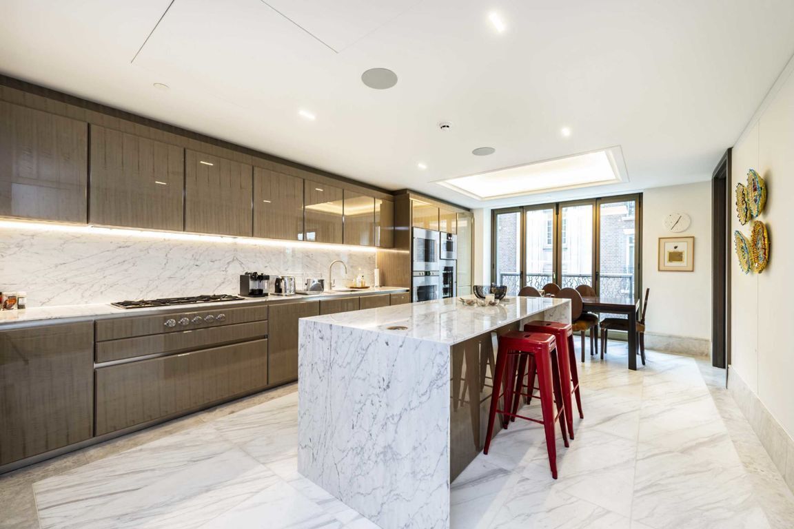 3 bedroom property to let in Ashburton Place, Mayfair £14,000 pw