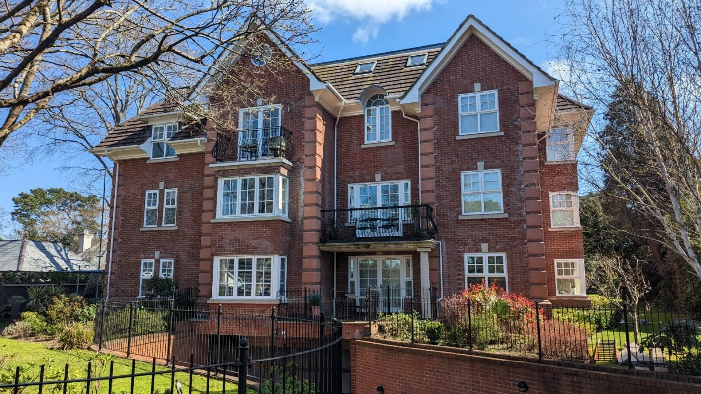 2 bedroom property for sale in Haven Road, Canford Cliffs, Poole