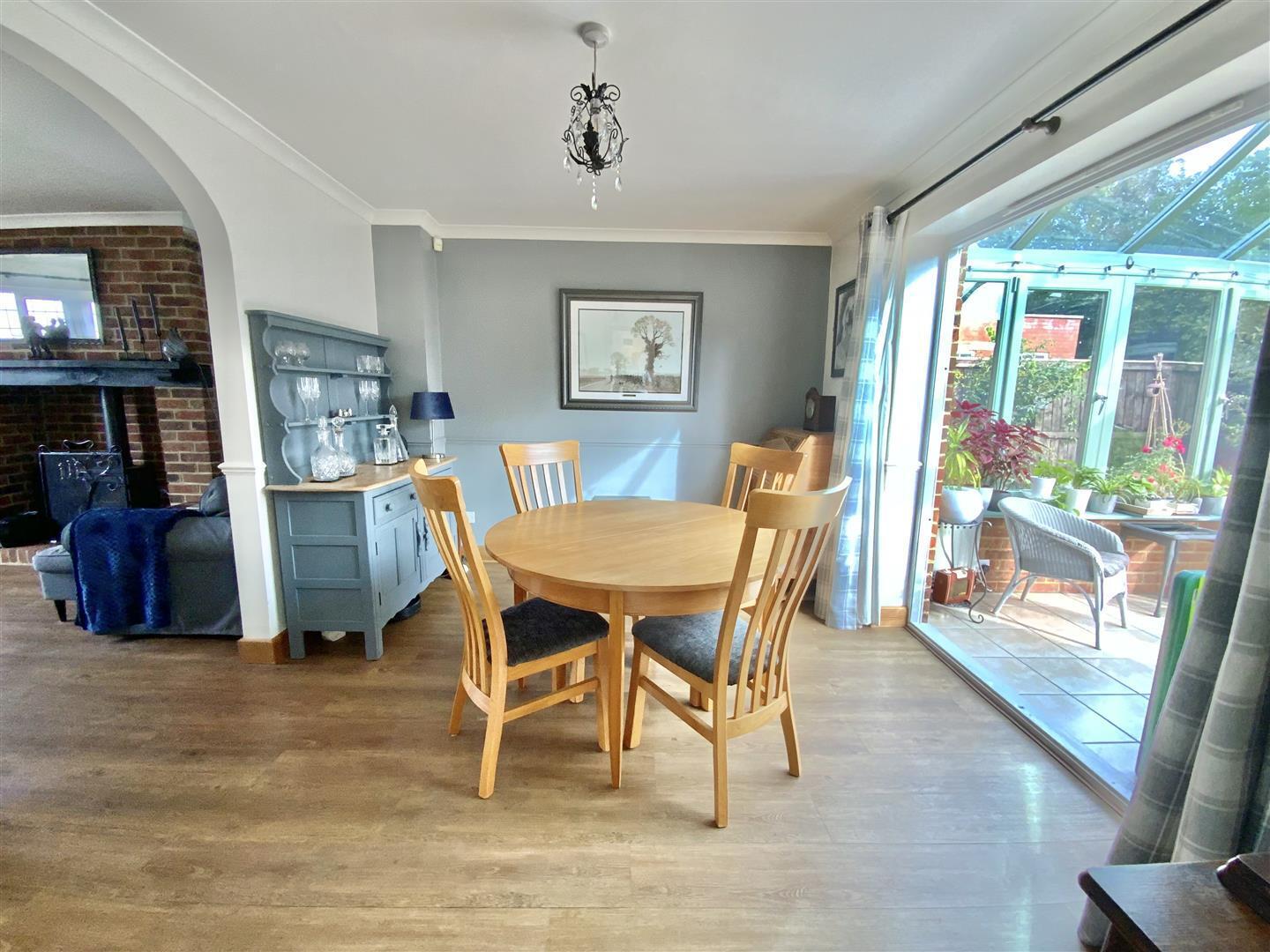 4 bedroom property for sale in Hanslope Road, Castlethorpe, Milton