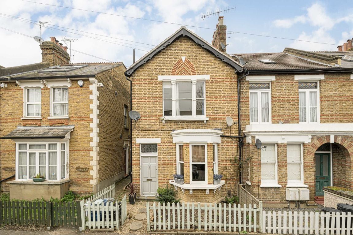 JacksonStops 2 bedroom property to let in Royal Road, Teddington £