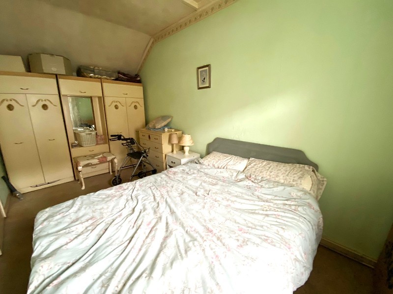 2 bedroom property for sale in Church Road, Seven Sisters, Neath, Neath Port Talbot. £95,000