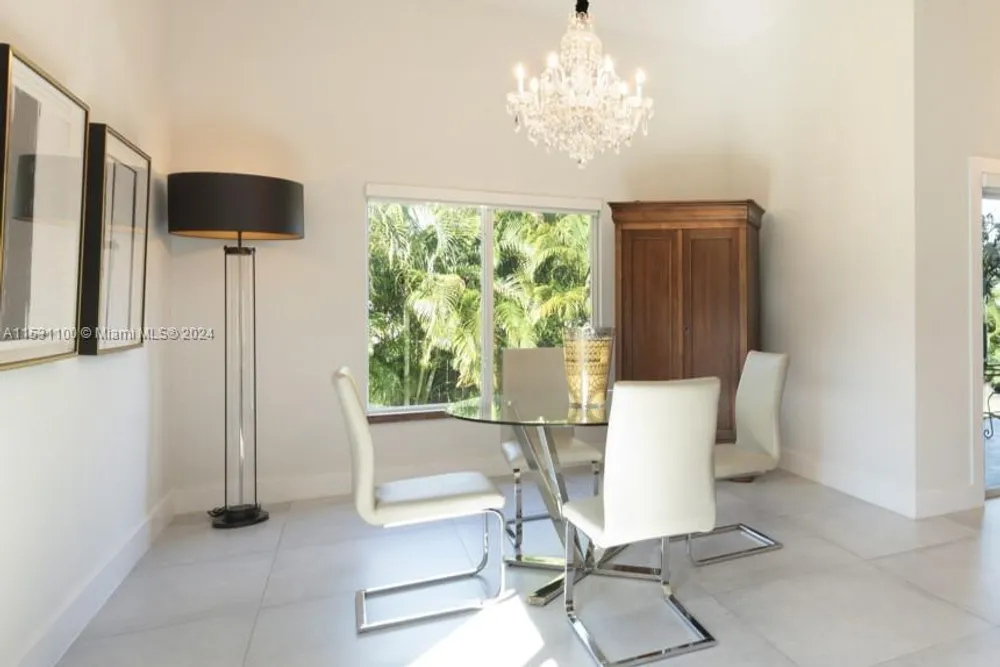 305 NE 117th St, Miami, FL 33161