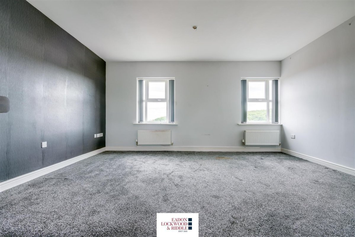 2 bedroom property for sale in Acorn Way, Sunnyside, Rotherham £85,000