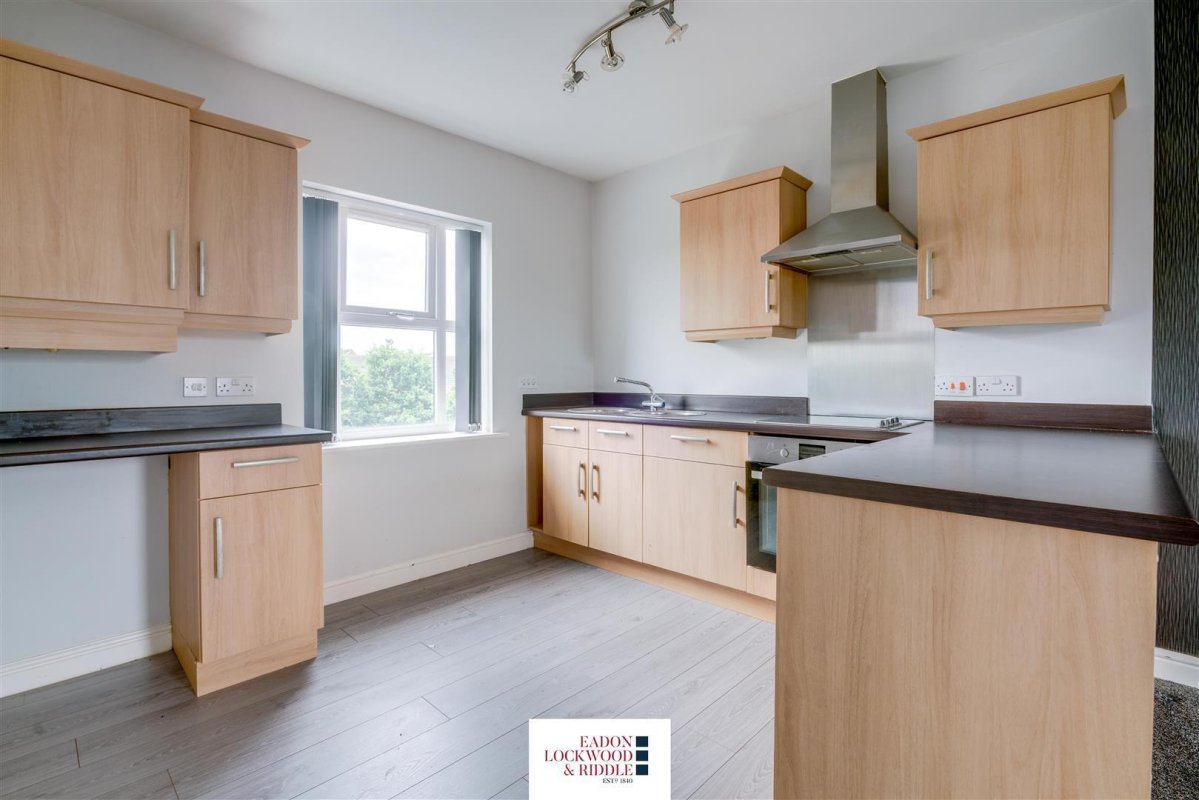 2 bedroom property for sale in Acorn Way, Sunnyside, Rotherham £85,000