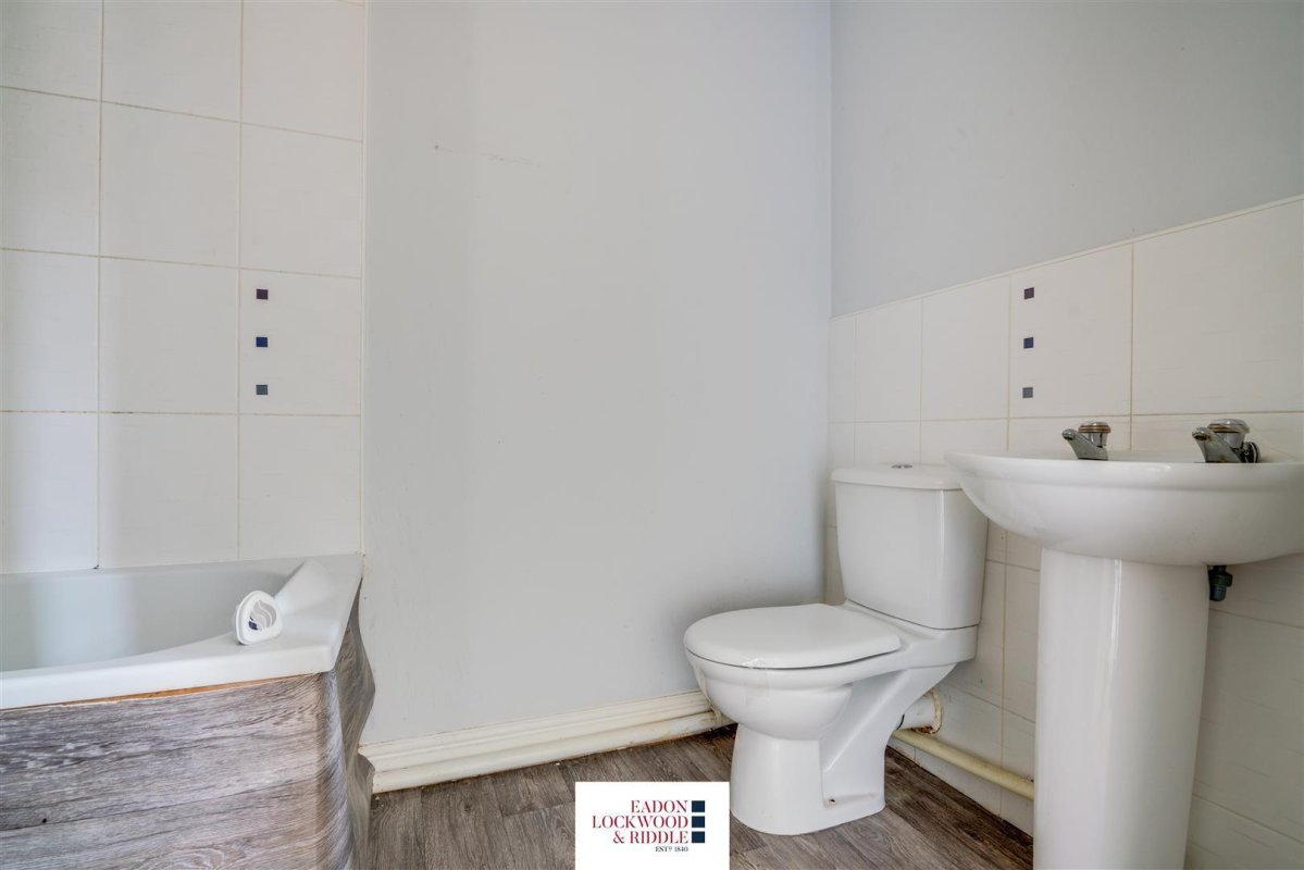 2 bedroom property for sale in Acorn Way, Sunnyside, Rotherham £85,000