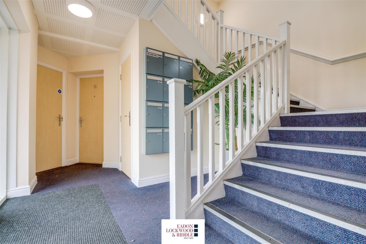 2 bedroom property for sale in Acorn Way, Sunnyside, Rotherham £85,000