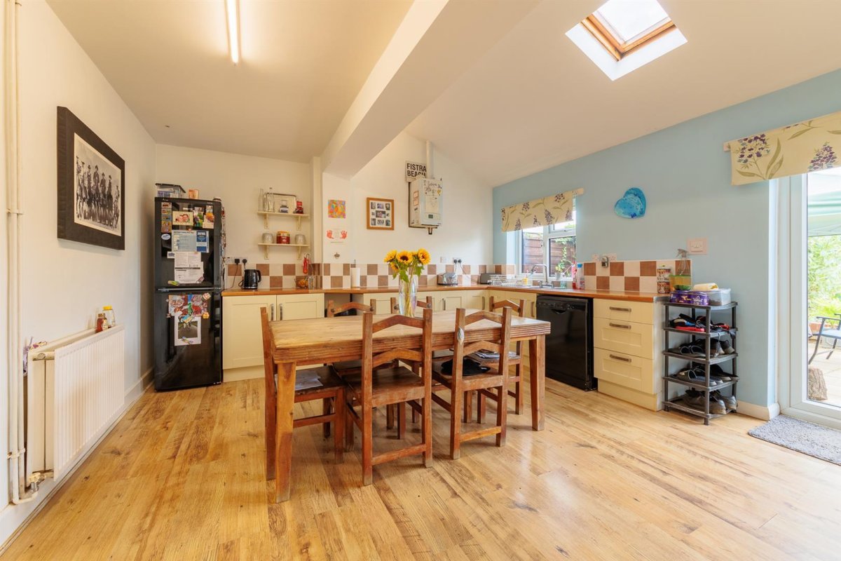 3 bedroom property for sale in Uppingham Road, Preston, Rutland Guide