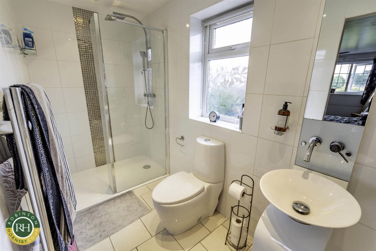 4 bedroom property for sale in Cantley Manor Avenue, Doncaster Offers