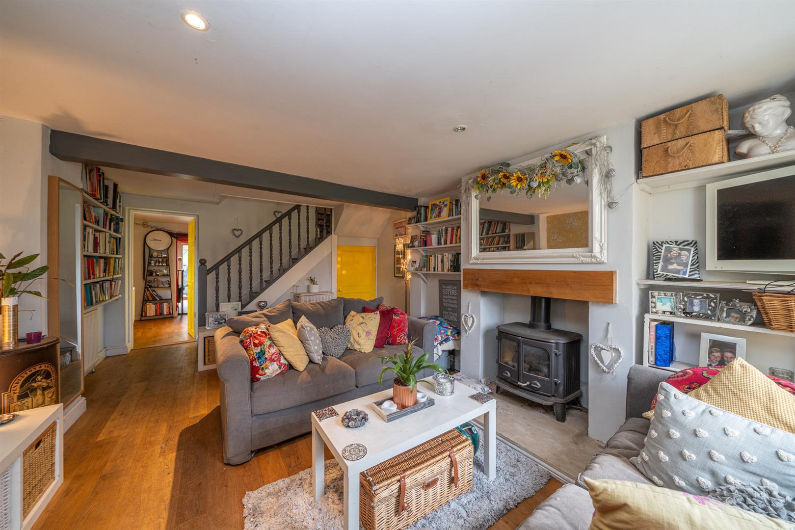 5 bedroom property for sale in Lower Luton Road, Wheathampstead Guide