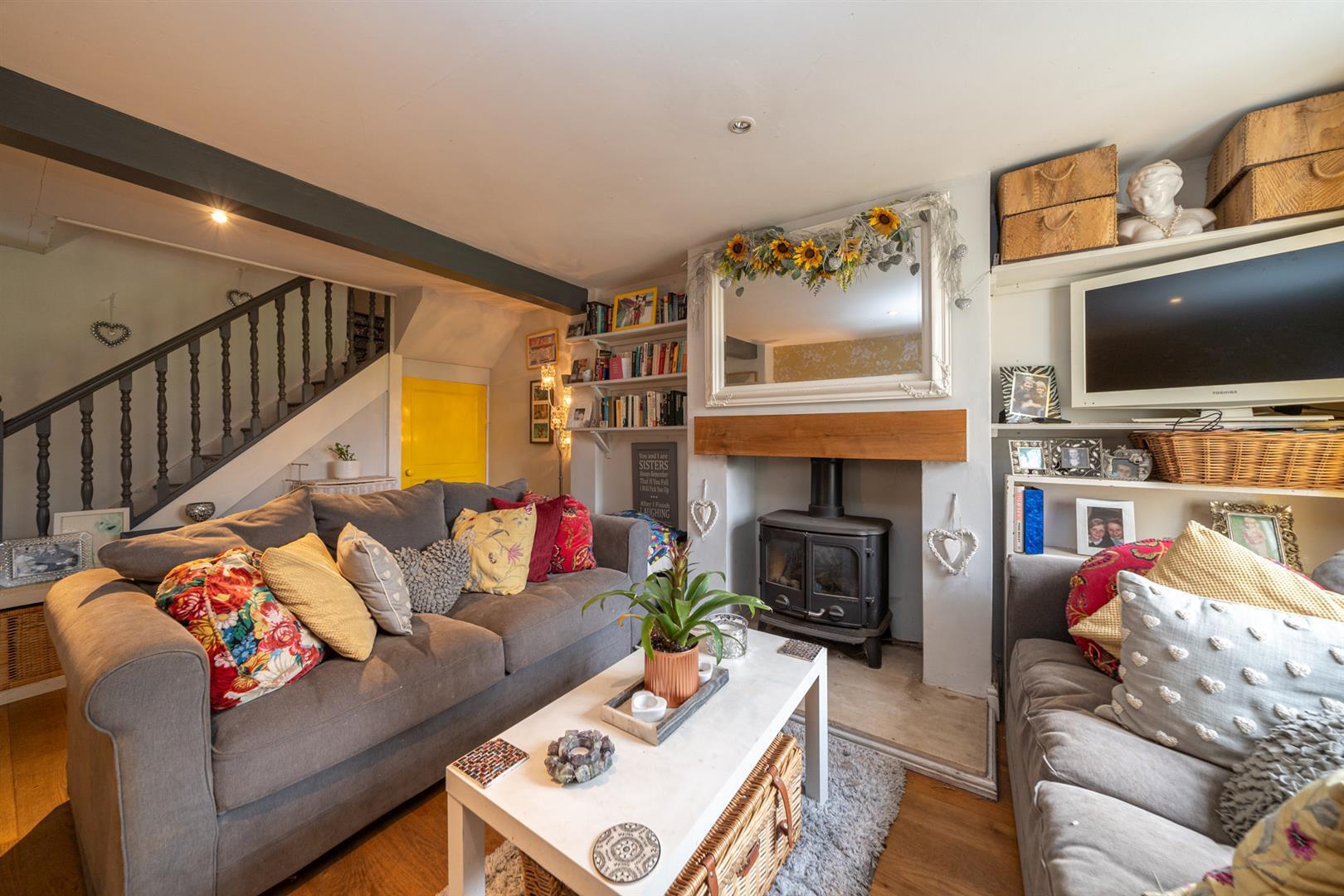 5 bedroom property for sale in Lower Luton Road, Wheathampstead Guide