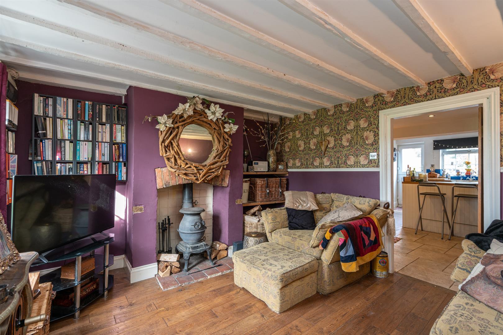 5 bedroom property for sale in Lower Luton Road, Wheathampstead Guide