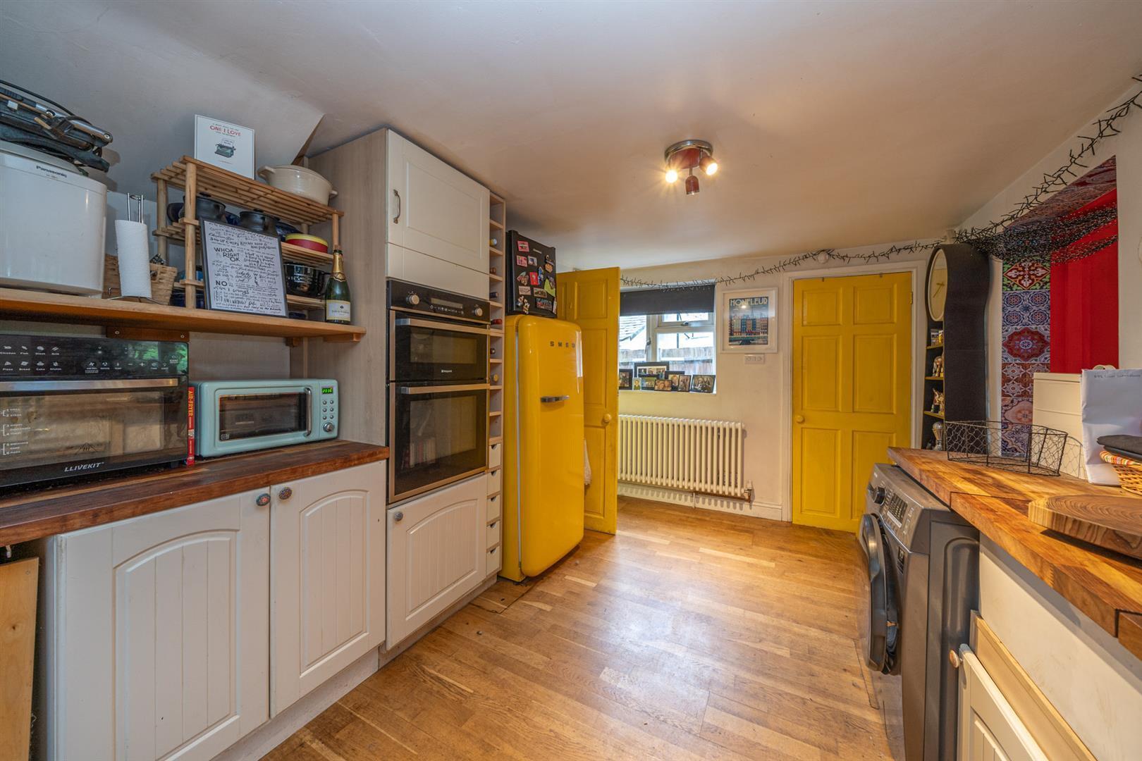 5 bedroom property for sale in Lower Luton Road, Wheathampstead Guide