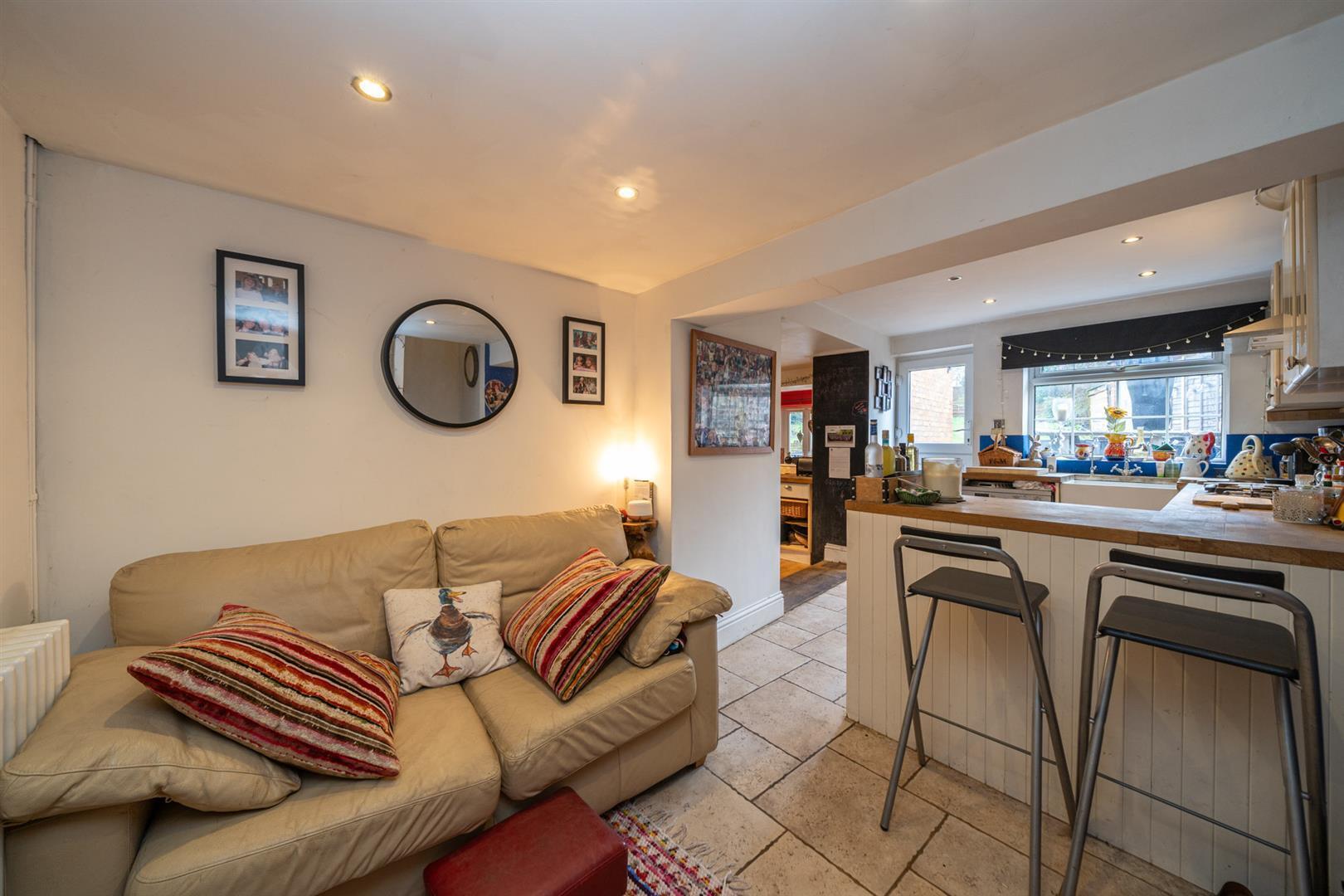 5 bedroom property for sale in Lower Luton Road, Wheathampstead Guide