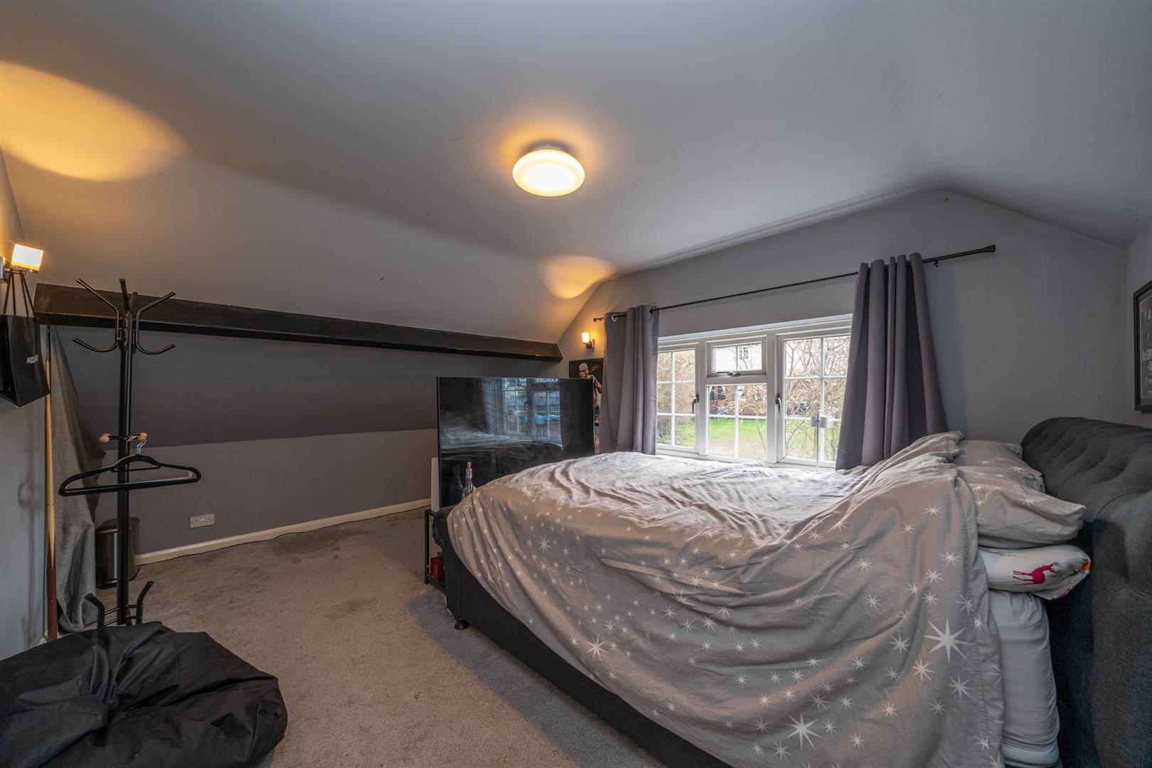 5 bedroom property for sale in Lower Luton Road, Wheathampstead Guide