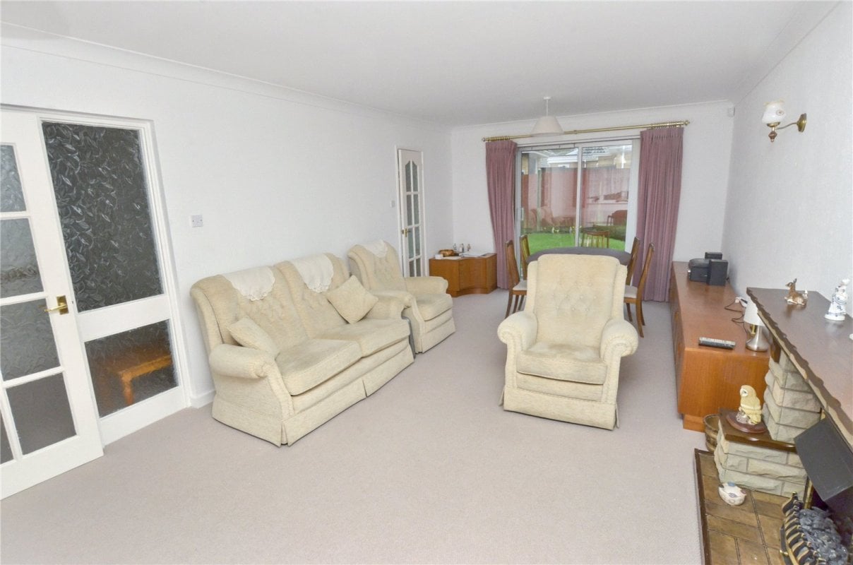 3 bedroom property for sale in Charnwood Close, West Moors, Ferndown