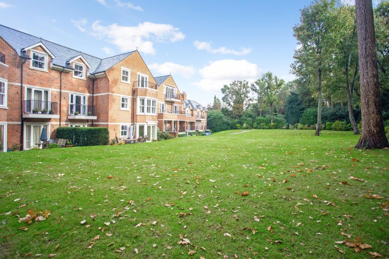 2 bedroom property for sale in Gower Road, Weybridge, KT13 £750,000