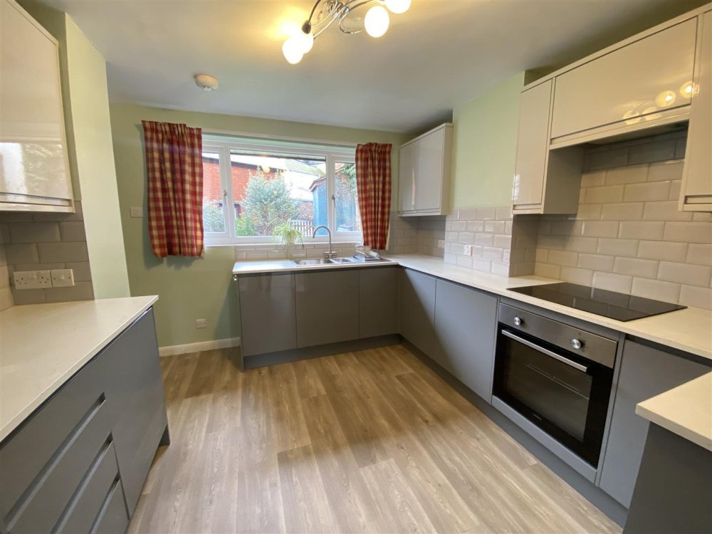 Stags 4 bedroom property to let in West Street,