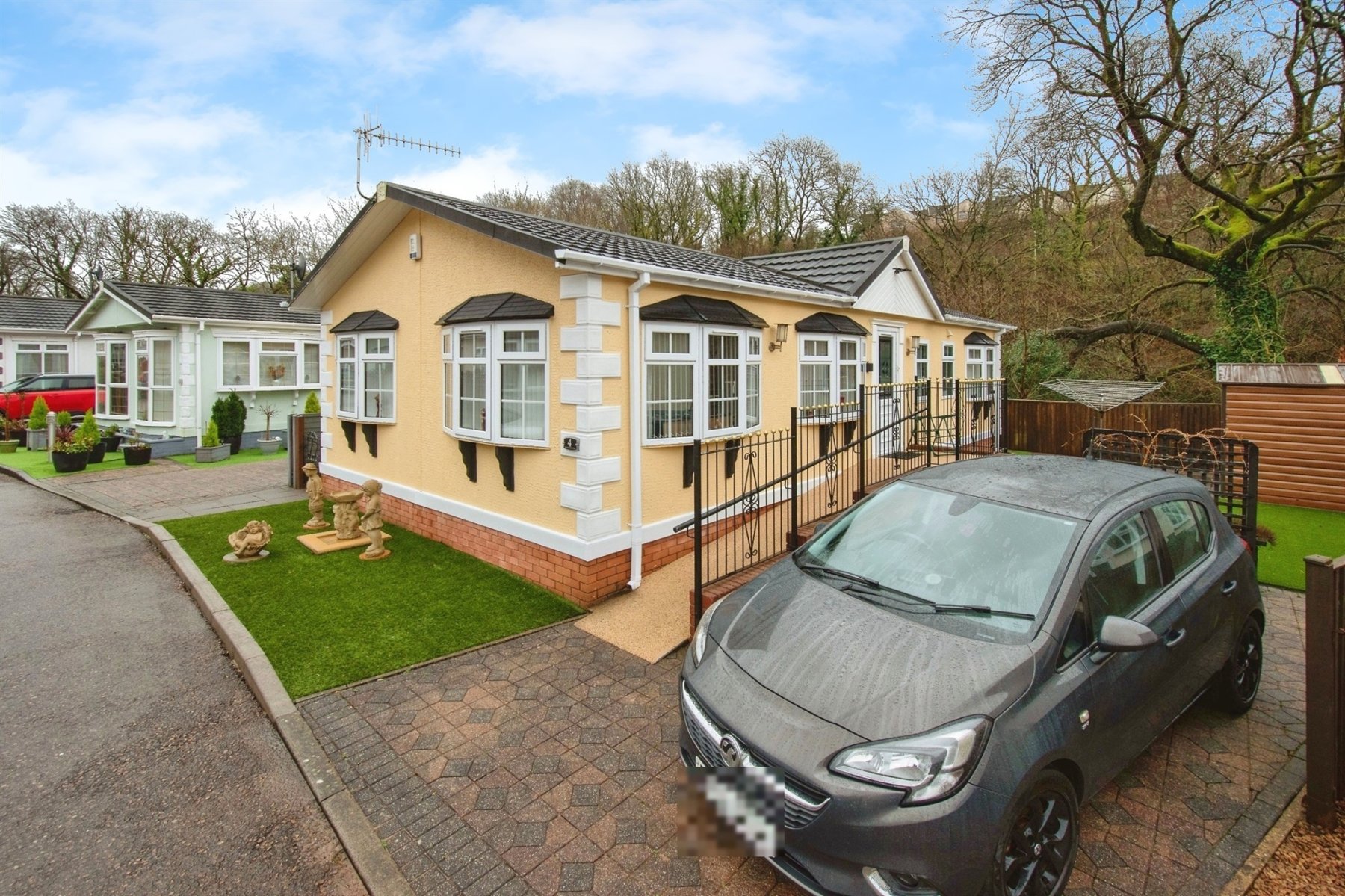2 bedroom property for sale in Woodlands Residential Park, TREHARRIS £155,000