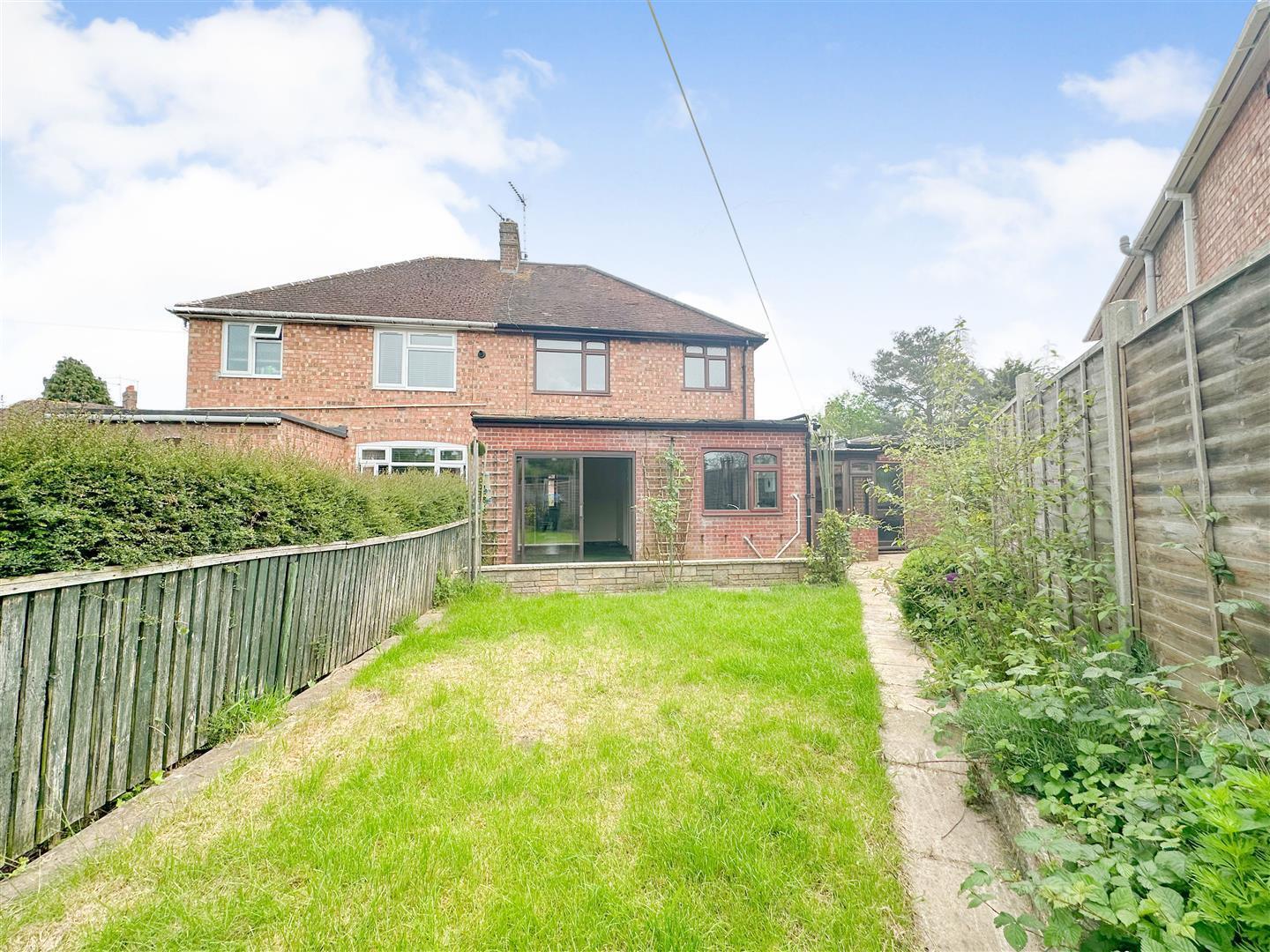 3 bedroom property for sale in St. Catherines Crescent, Whitnash