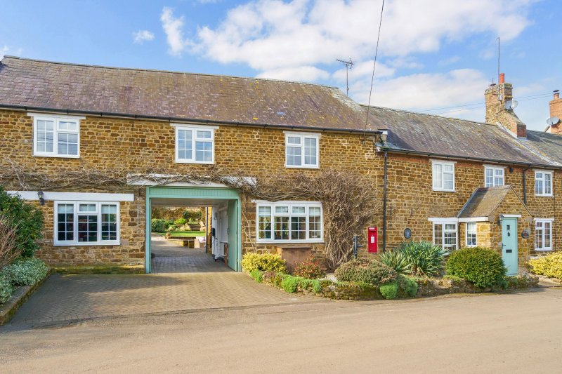 4 bedroom property for sale in Wardington, Banbury, OX17 Offers in
