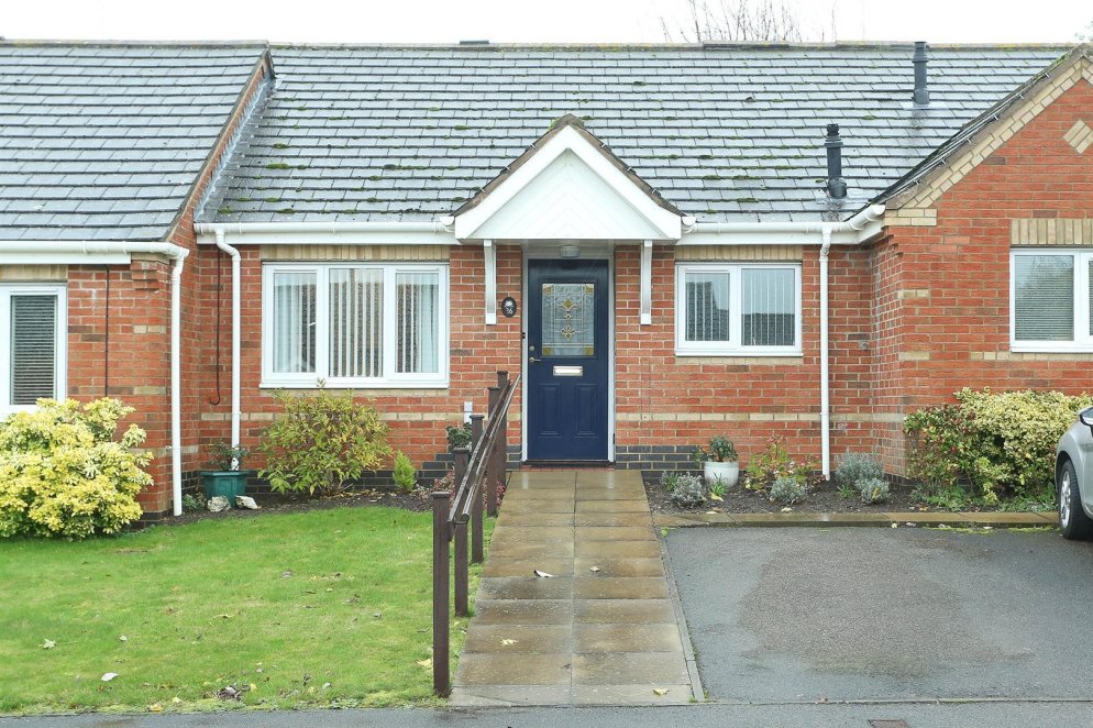 2 bedroom property for sale in Symington Way, Market Harborough Guide