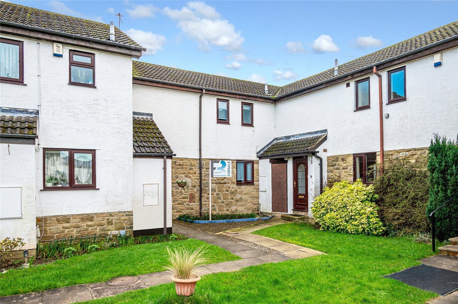 2 bedroom property for sale in Kings Meadow View, Wetherby, LS22 Offers in the region of £220,000