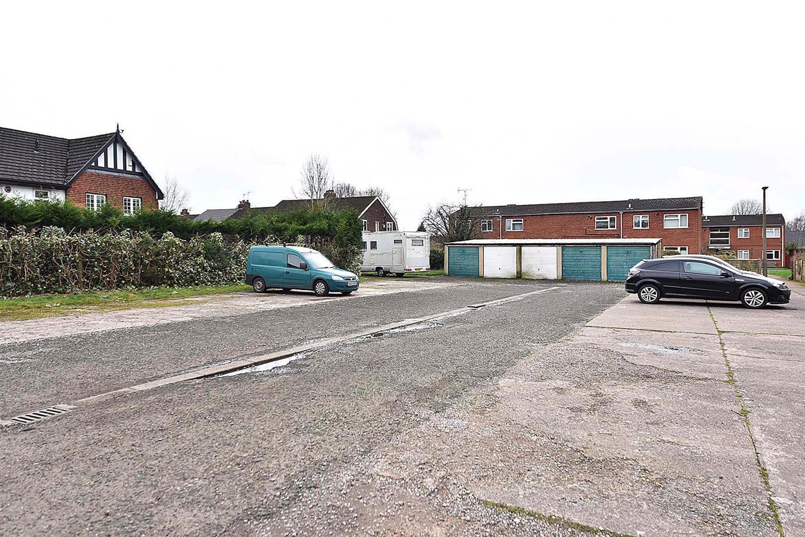 1 bedroom property for sale in Beaumont Court, Handforth, Wilmslow £125,000