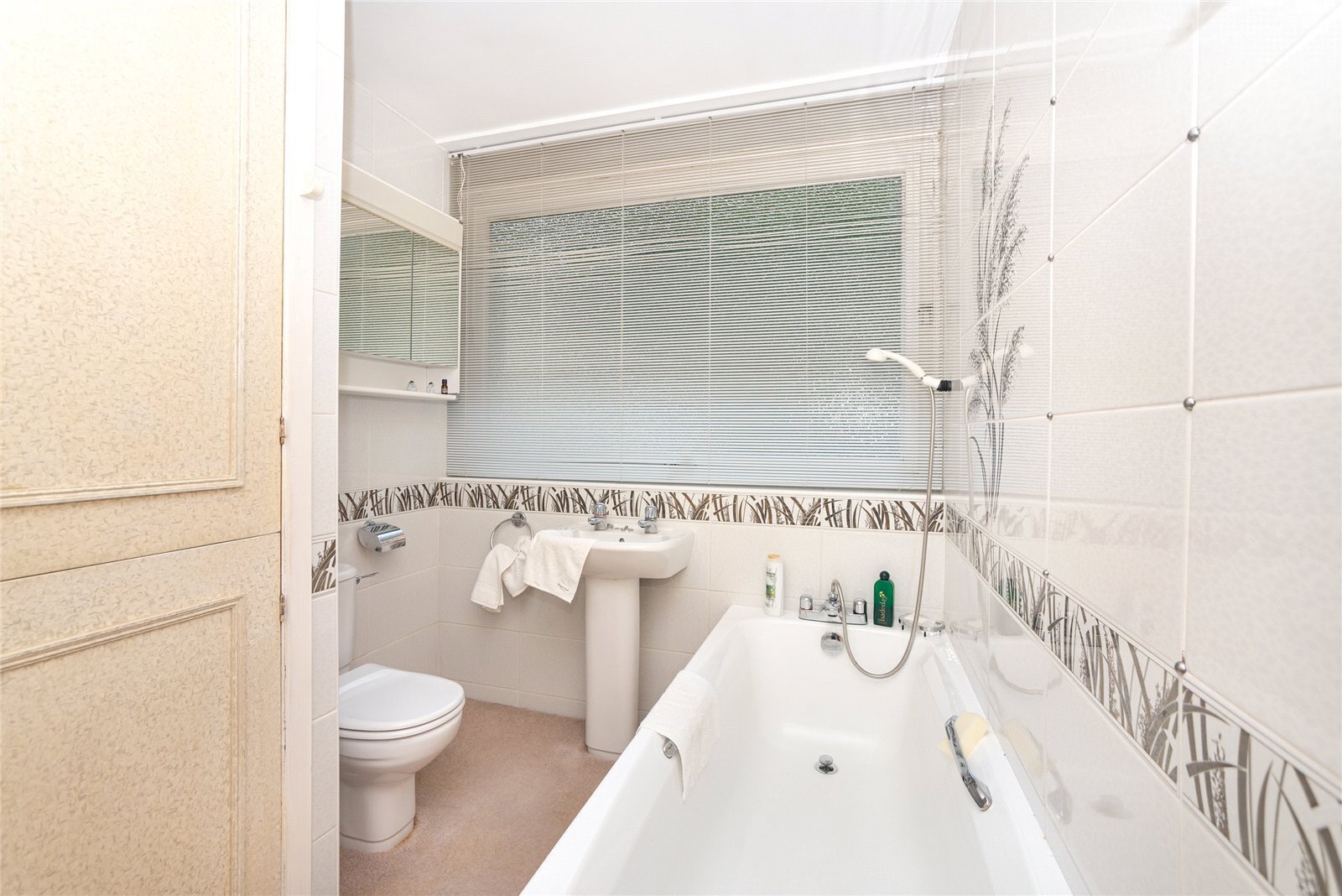 2 bedroom property for sale in Glyn Garth Court, Porthaethwy, Ynys Mon