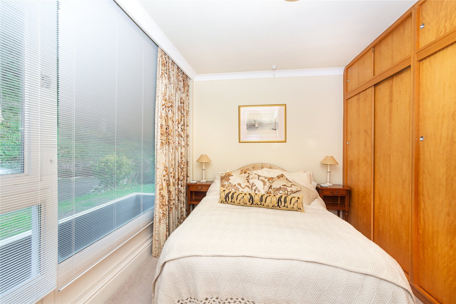 2 bedroom property for sale in Glyn Garth Court, Porthaethwy, Ynys Mon