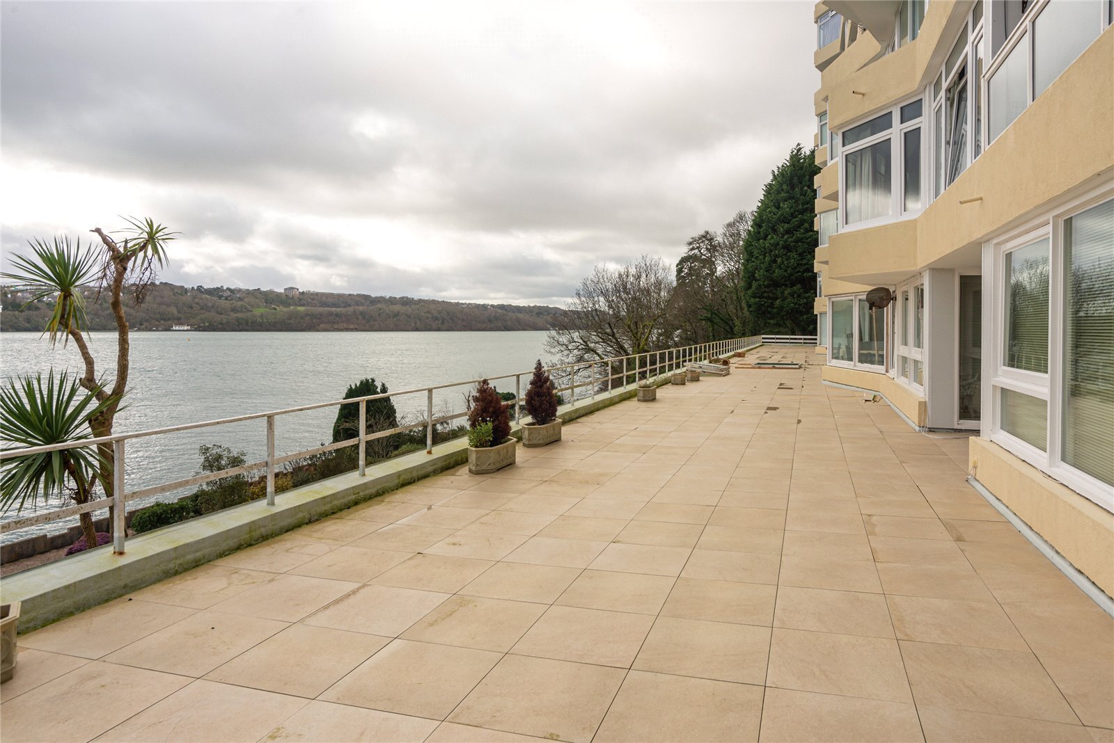 2 bedroom property for sale in Glyn Garth Court, Porthaethwy, Ynys Mon