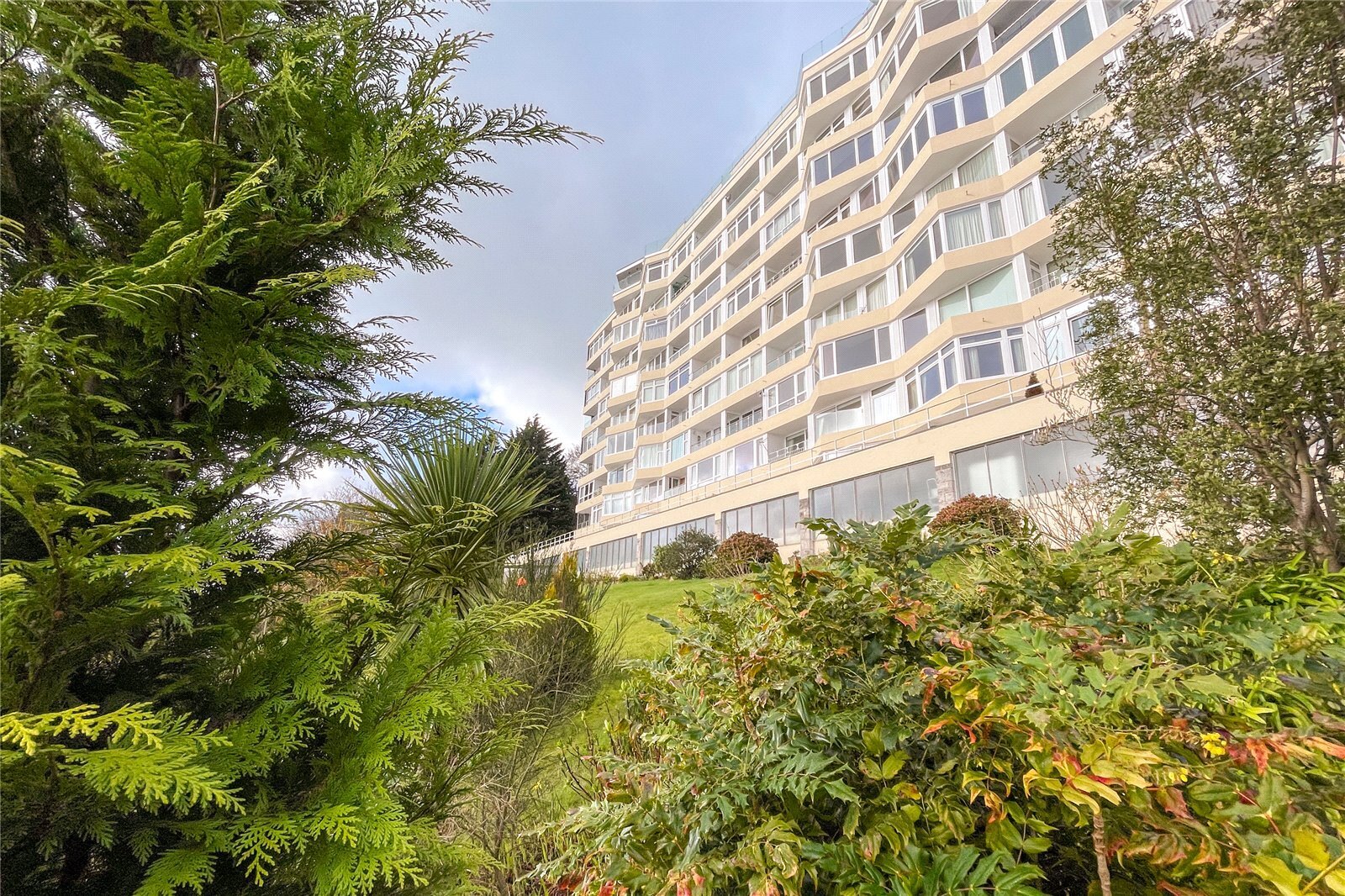 2 bedroom property for sale in Glyn Garth Court, Porthaethwy, Ynys Mon