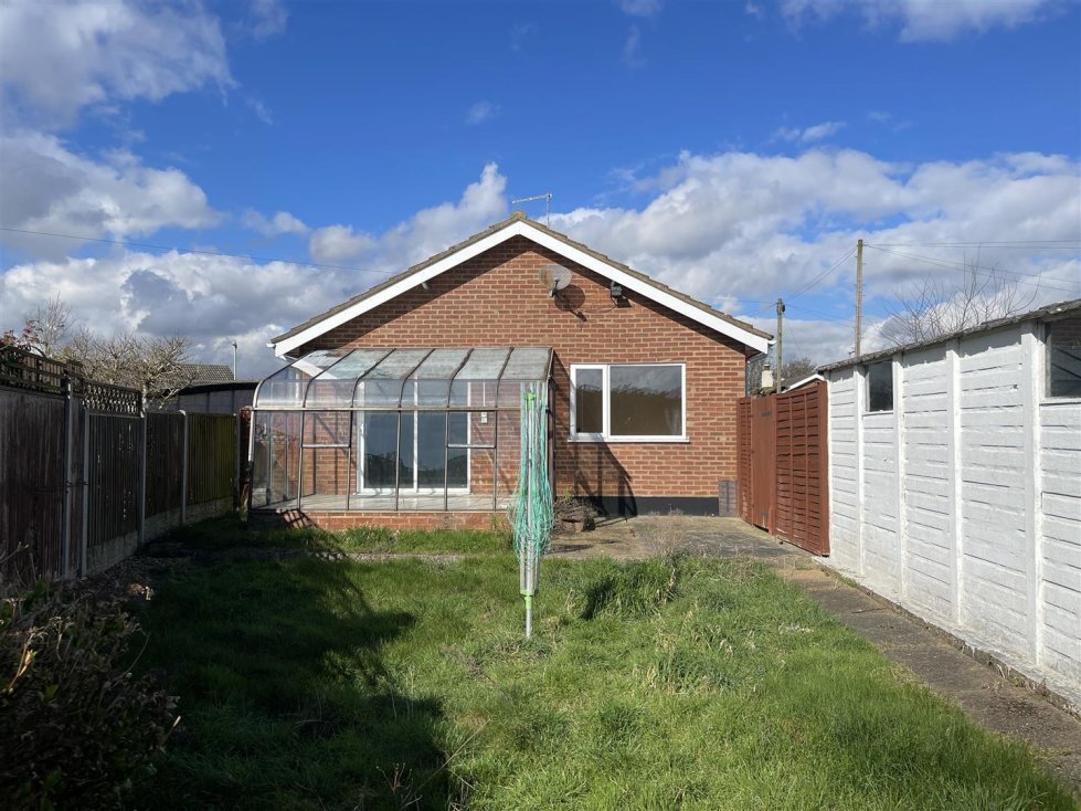 2 bedroom property for sale in Meadow Way, Carlton Colville, Lowestoft