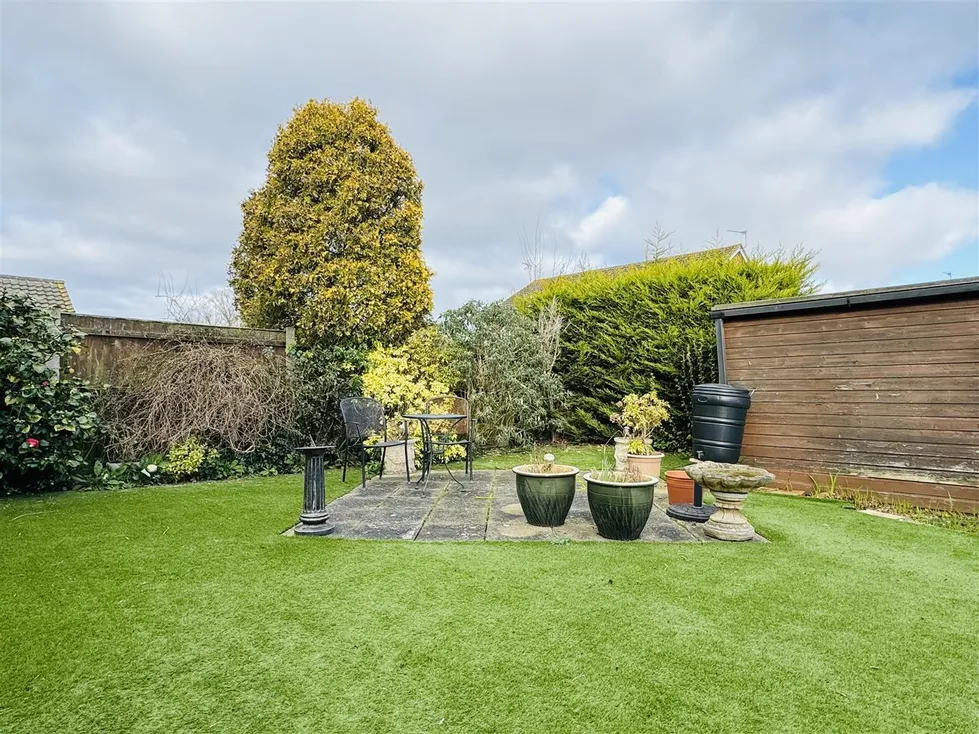 2 bedroom property for sale in Cotman Close, Gunton, Lowestoft £335,000